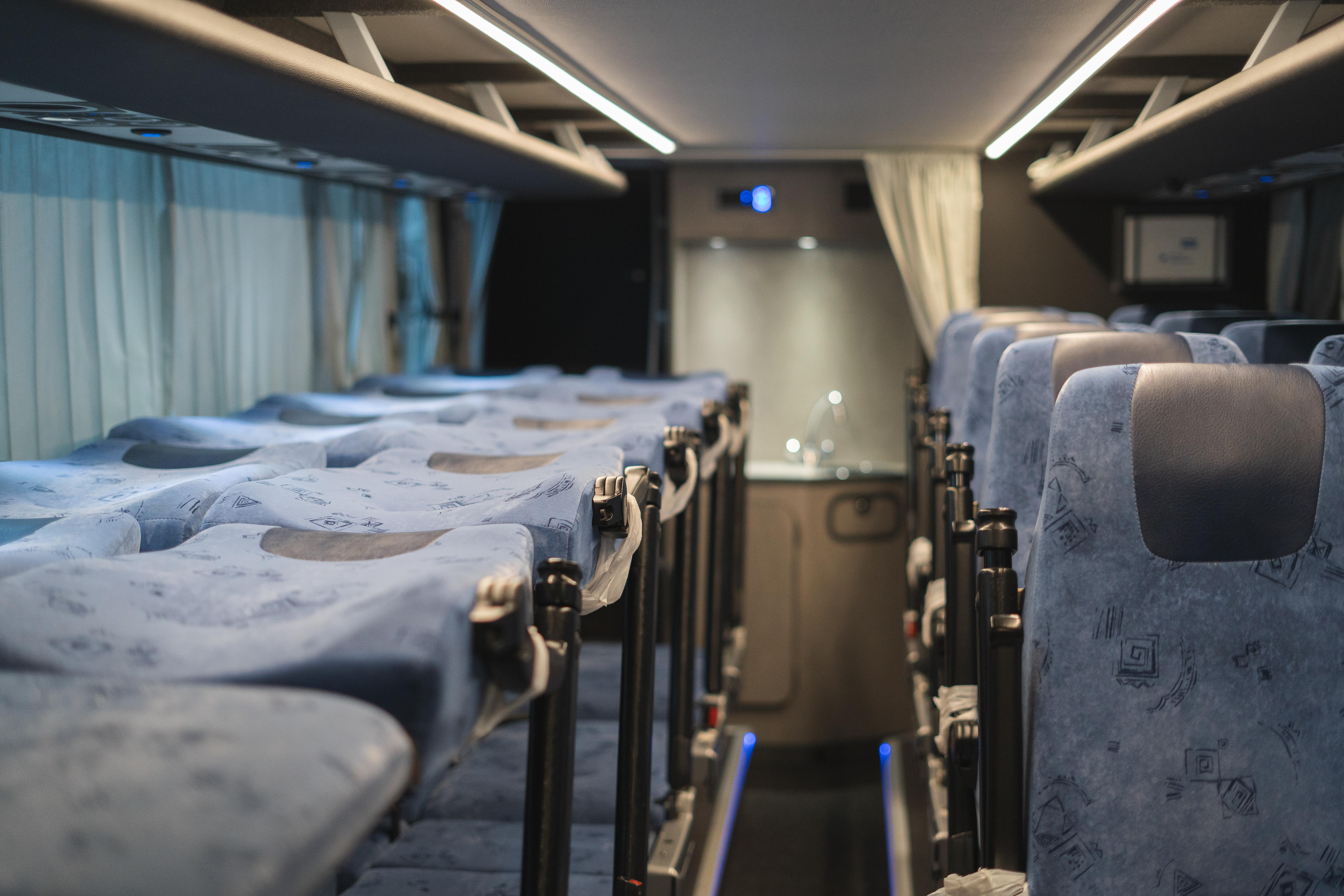 Op skivakantie/skireis/wintersport met de slaap bus bij Skiworld Travel